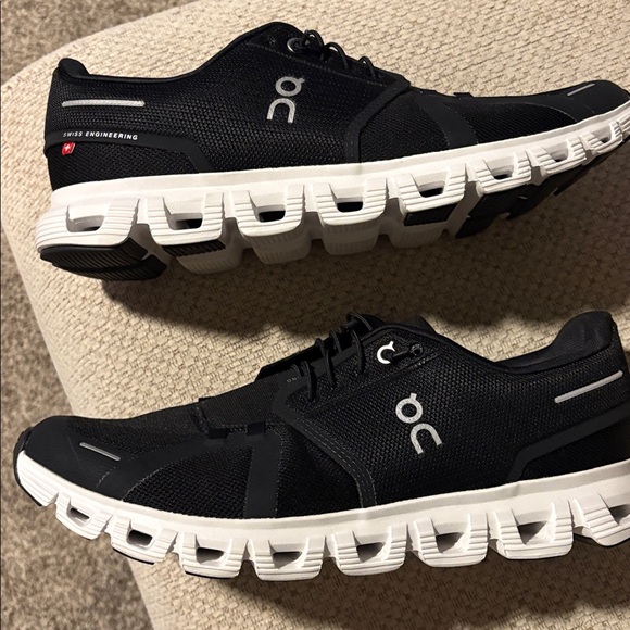 OnCloud Running Men's Black and White Sneakers - Picture 5 of 7